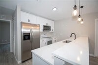 Building Photo - 3016 Wallace Ave S