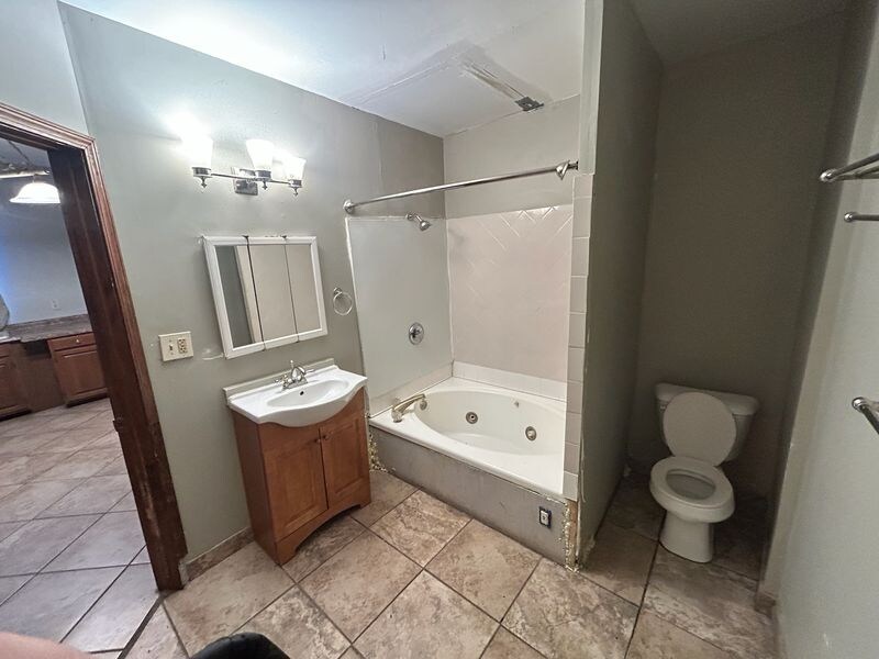 Building Photo - 600 East Ave