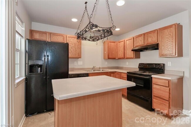 Building Photo - 153 Marakery Rd