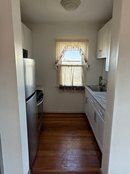 Building Photo - 168 Brownell St