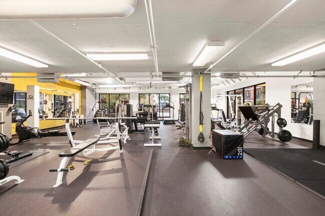 Building Photo - 700 Grove St