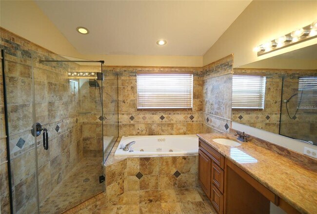 Building Photo - 10905 Capstan Lake Dr