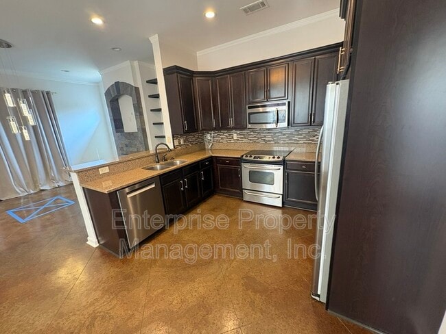 Building Photo - 886 Winter Leaf Dr