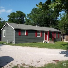 Building Photo - 608 Genard St