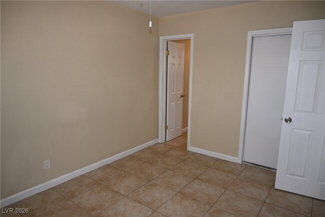 Building Photo - 320 N 16th St