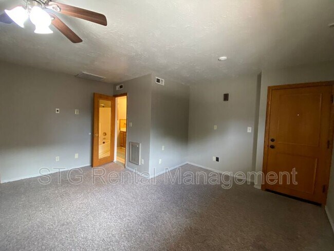 Building Photo - 145 E 500 S