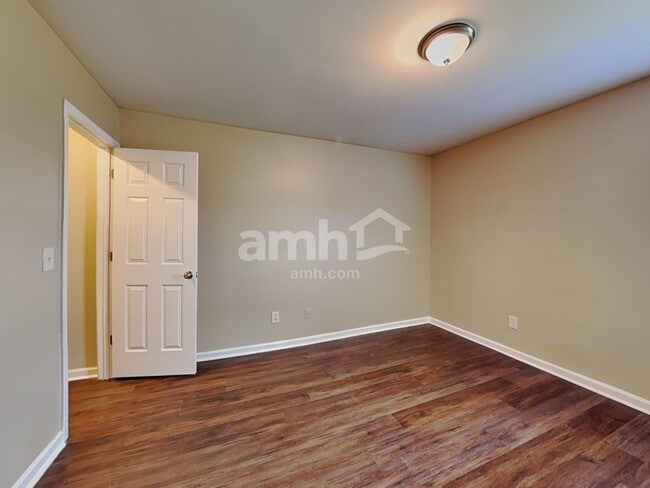 Building Photo - 238 Larktree Ln