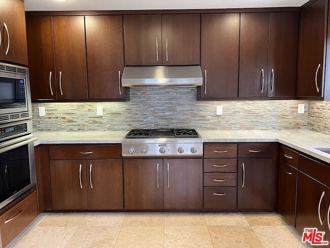 Building Photo - 1019 Camino Real