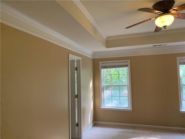 Building Photo - 6122 Deluna Way