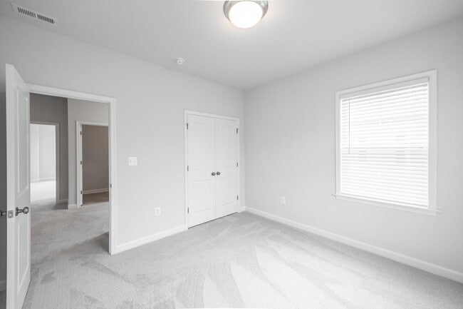 Building Photo - Beautiful 3 Bedroom Home on Corner Lot in ...