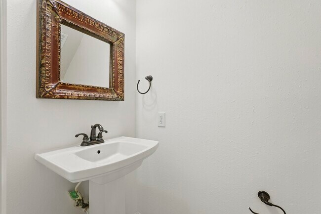 Building Photo - 3014 Northshire Ct