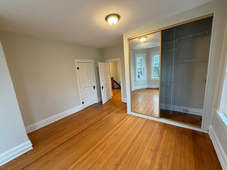 Building Photo - 2320 Rock Spring Rd