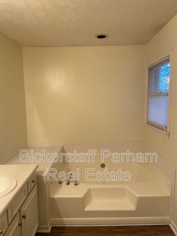 Building Photo - 7405 Cedar Creek Loop