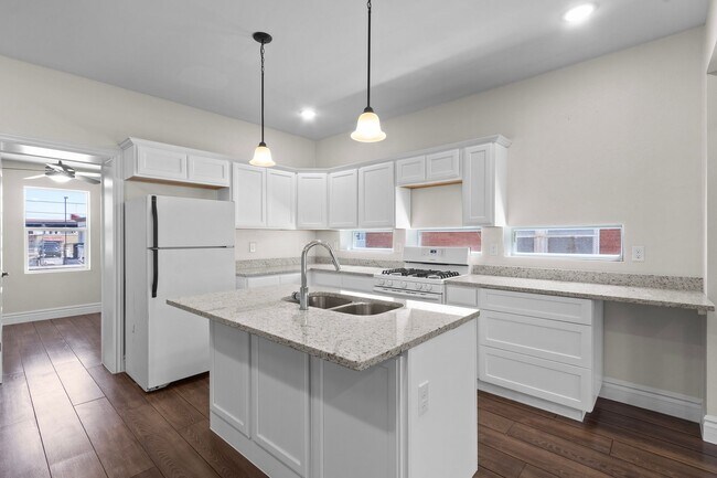 Building Photo - Fully Renovated 2BR / 1.5BA – Five Points ...