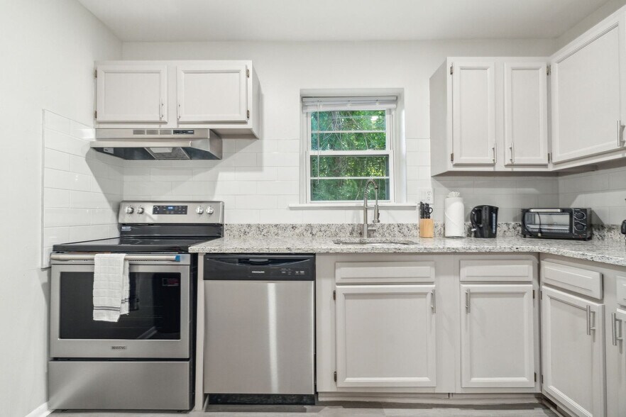 Building Photo - 808 Wharton Dr