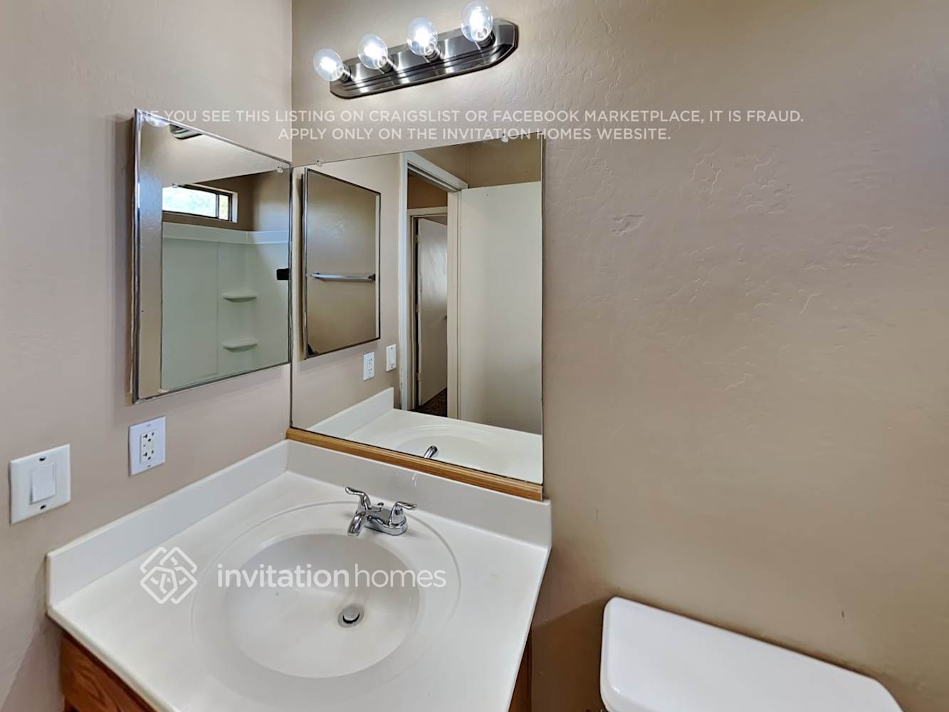 Building Photo - 147 S 111th Pl