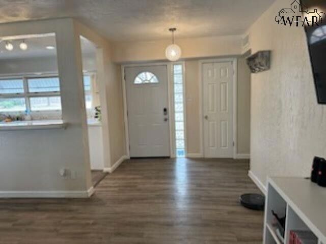 Building Photo - 4616 Lake Park Dr