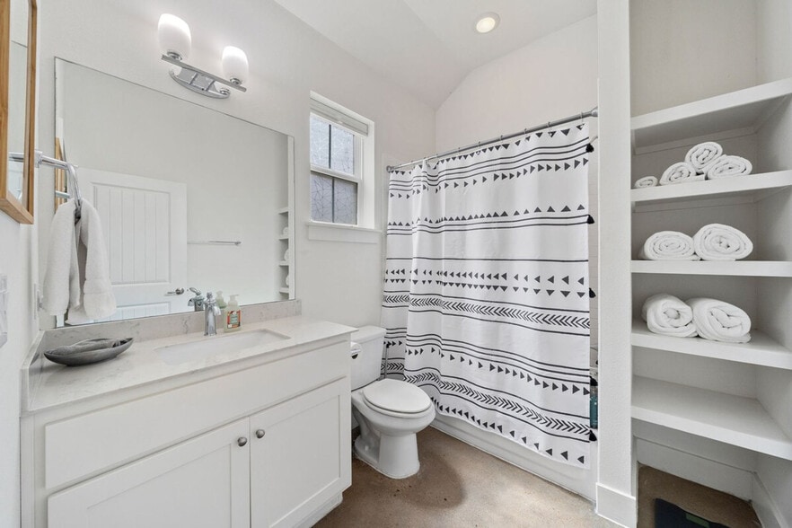 Building Photo - 1307 Fort Branch Blvd