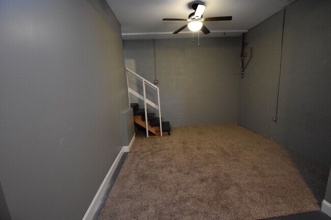 Building Photo - 3 Bedroom Pet Friendly Home For Rent Near ...