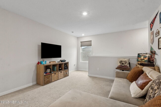 Building Photo - 14753 Cashew Ave