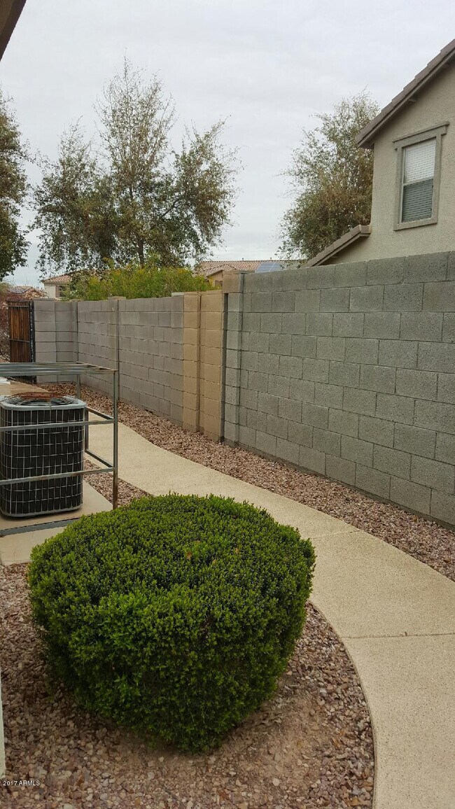 Building Photo - 13555 W Watson Ln
