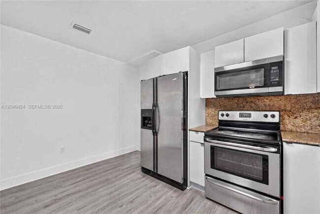 Building Photo - 1168 NW 30th St