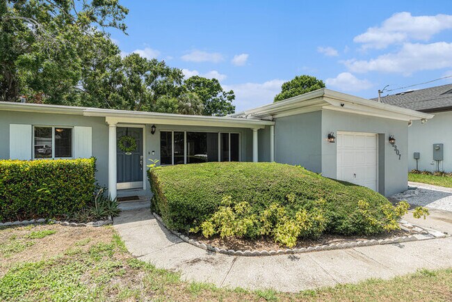 Building Photo - 4307 S Thatcher Ave