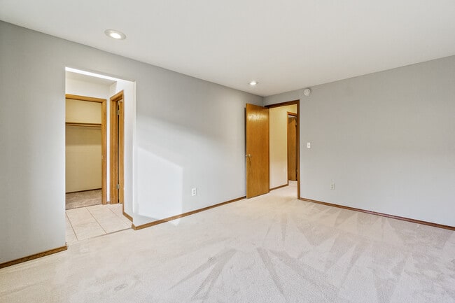 Building Photo - 4521 186th Ave SE