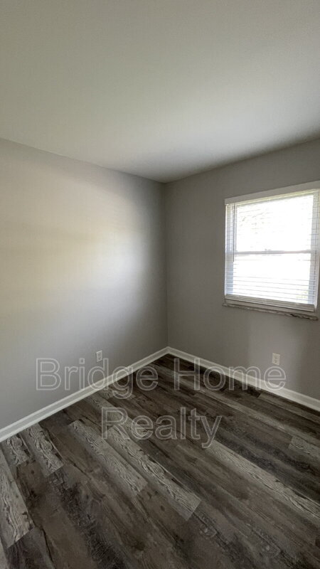 Building Photo - 412 Mary St