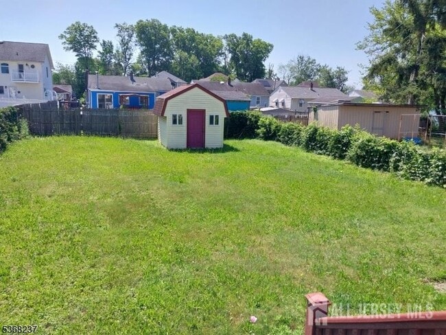 Building Photo - 129 Bloomfield Ave