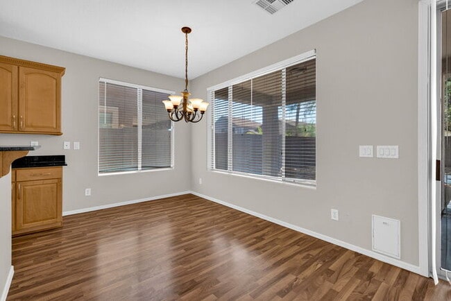 Building Photo - 2032 S Sabrina