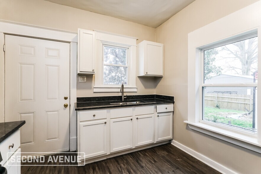 Building Photo - 741 Dearborn Ave