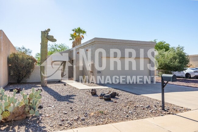 Building Photo - Cozy Home with No HOA and a Large NO Maintenance Backyard
