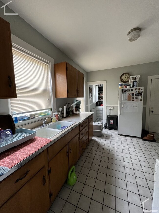 Building Photo - Very Affordable 2 bed in Brighton...