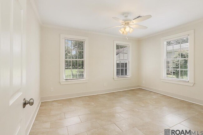 Building Photo - 4314 Mimosa St