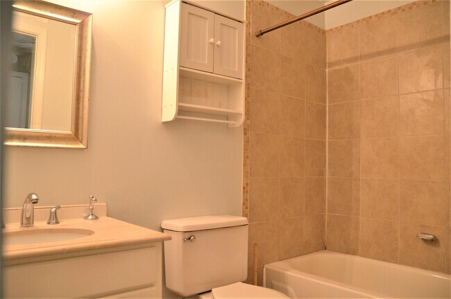 Building Photo - 5509 Lynbrook Landing