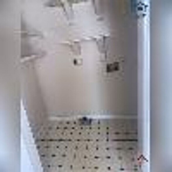 Building Photo - 540 W Stevens St