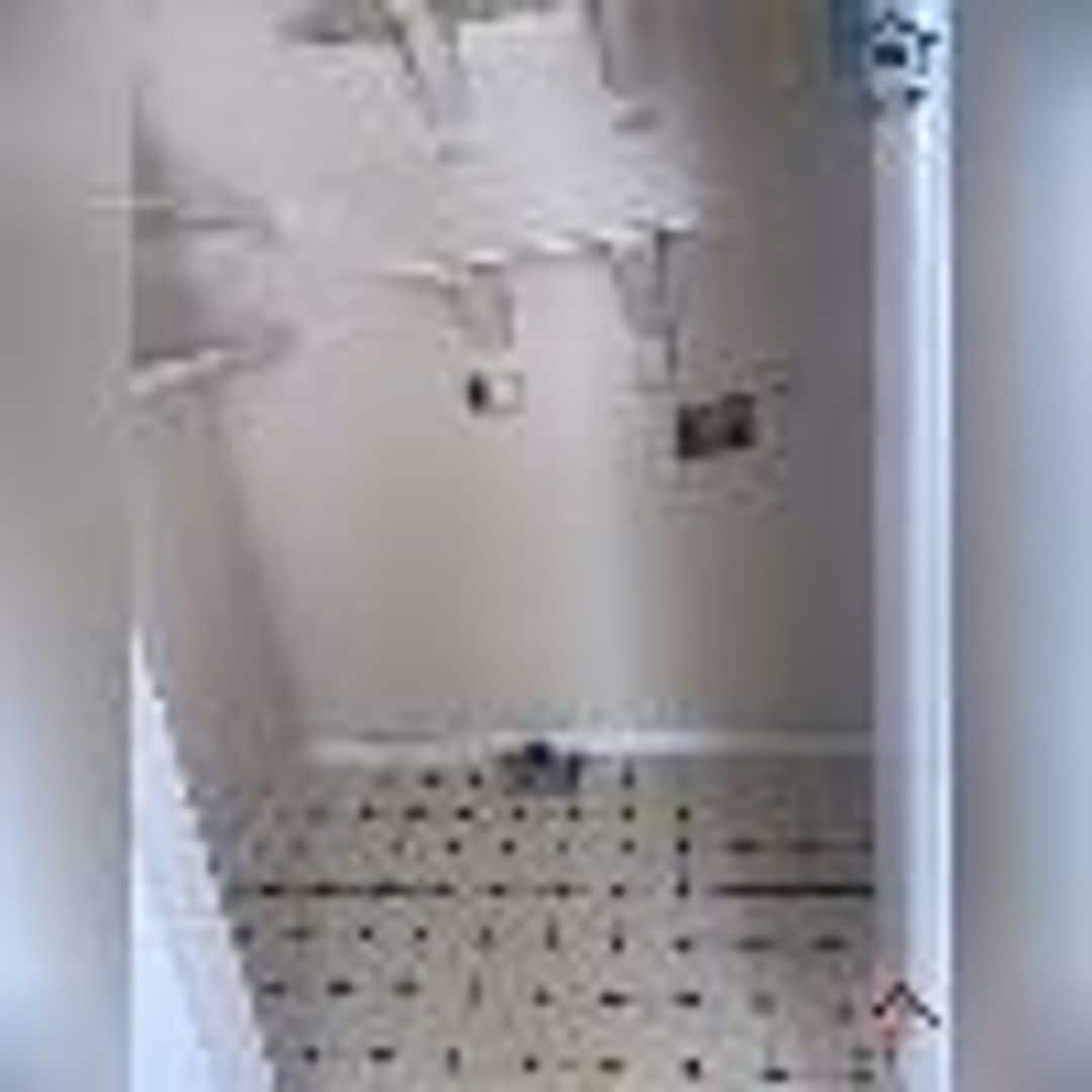 Building Photo - 540 W Stevens St