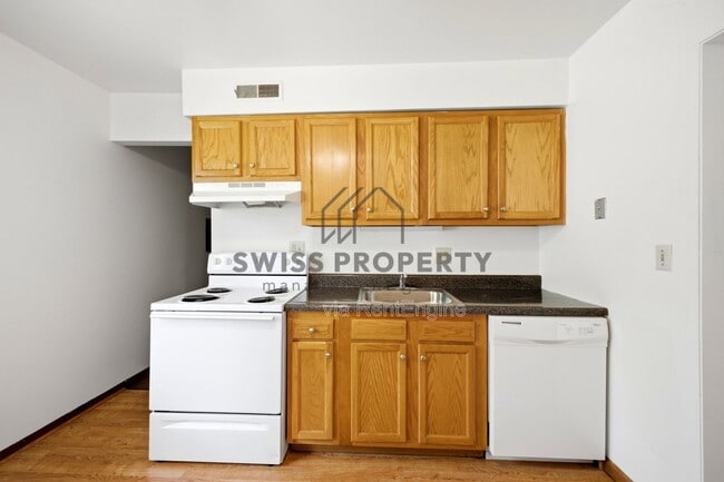 Building Photo - 1567 Briarwood Ave