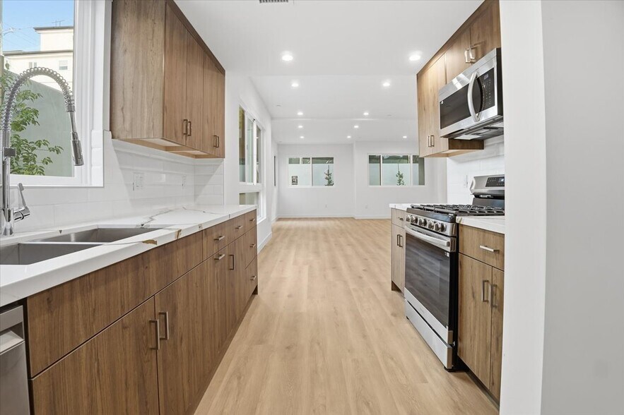 Building Photo - 1820 Prosser Ave