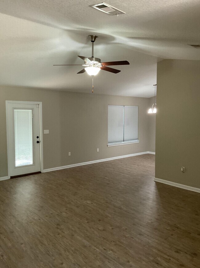 Building Photo - 2856 Shoffner Ave