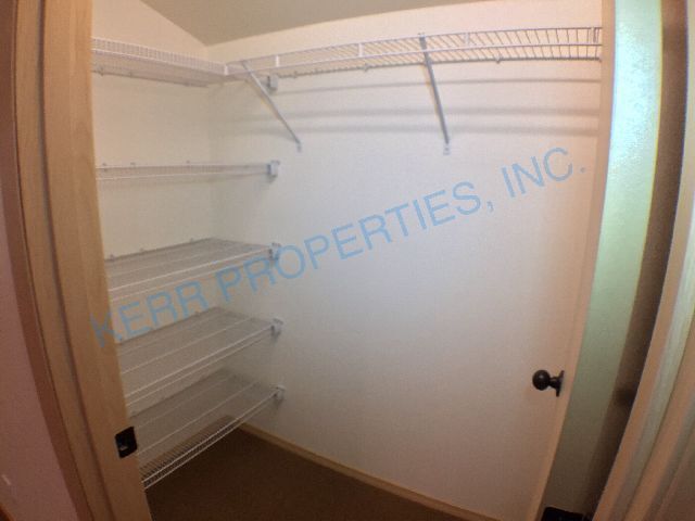 Building Photo - FREE RENT! Charming 3-Bed Home with 1.5 Ba...