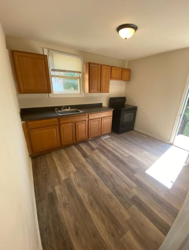 Building Photo - 3915 E Chatham Dr