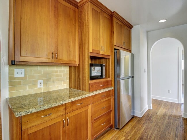 Building Photo - 203 S Stanley Dr