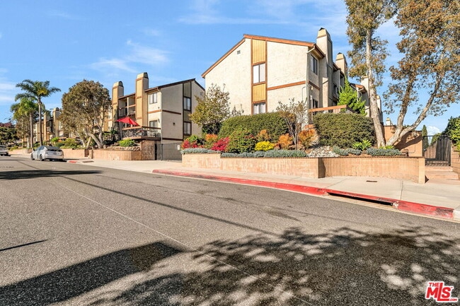 Building Photo - 2333 241st St