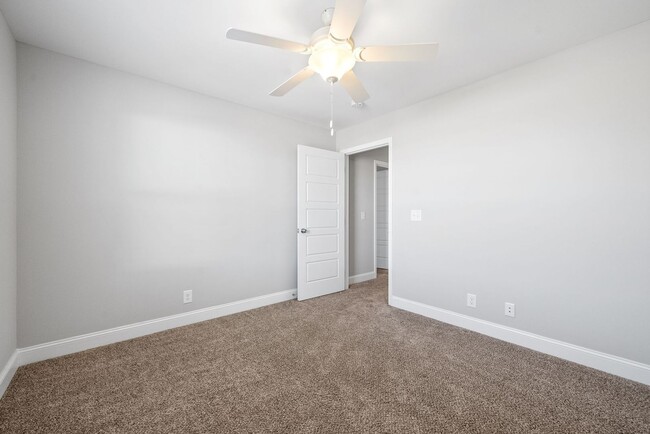 Building Photo - 4 Bedroom Home For Rent Near Post!