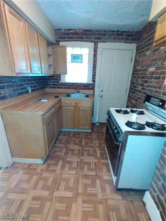 Building Photo - 105 E Boston Ave