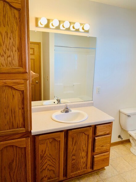 Building Photo - 4810 Southridge Ct