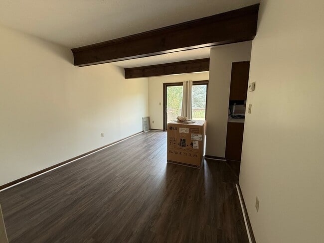 Building Photo - 153 Spruce Valley Dr