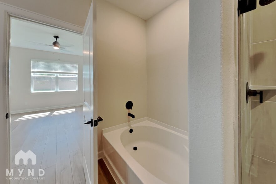 Building Photo - 6188 White Spruce Dr